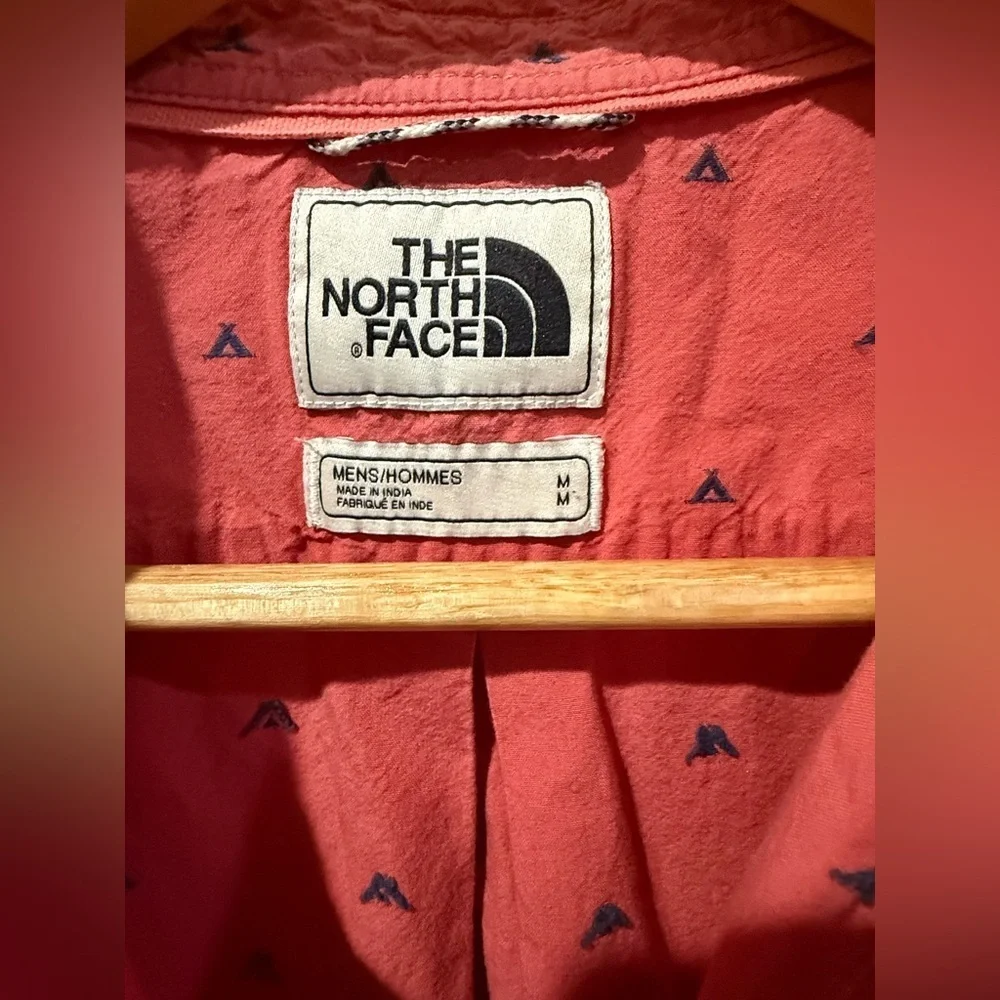 The North Face Men's Red Short Sleeve Shirt